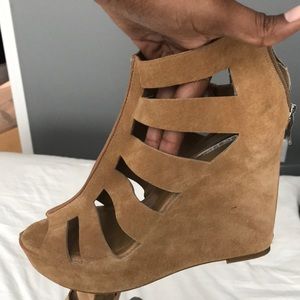 Platform wedges
